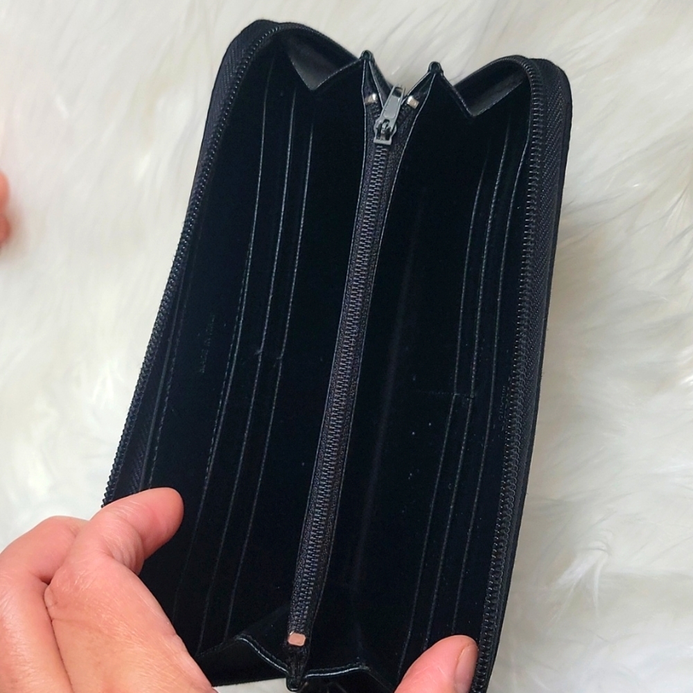 PRADA Wallet - Picture 8 of 16